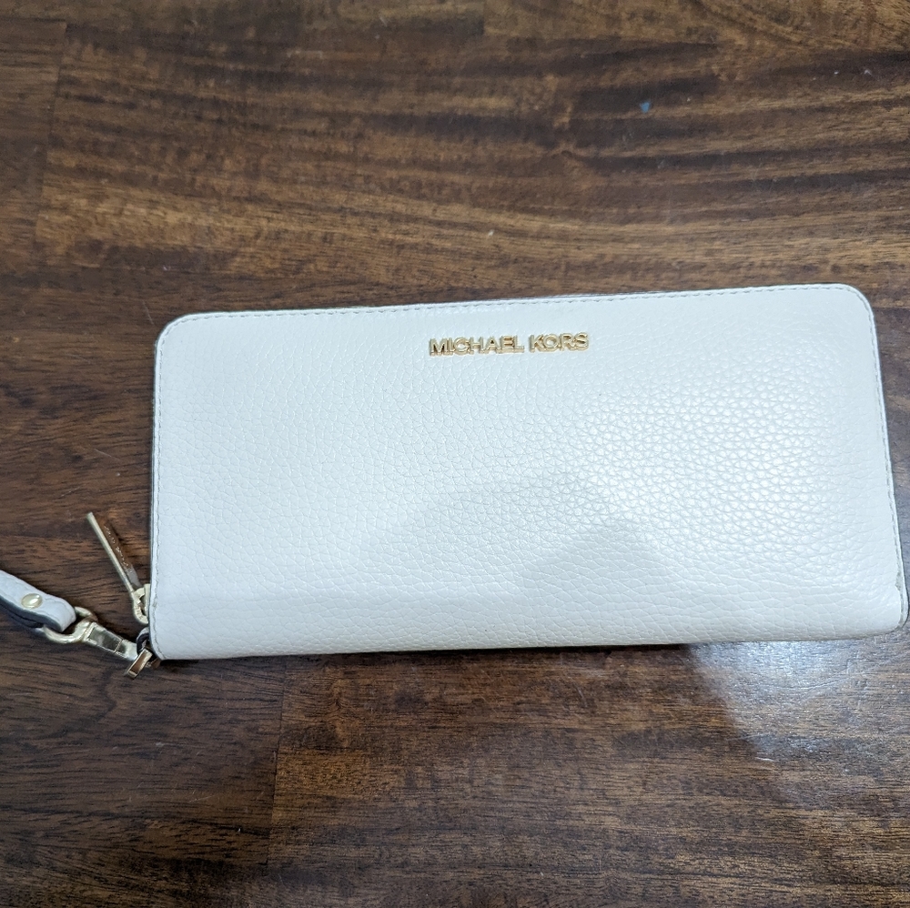 Michael Kors Wristlet Wallet